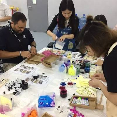 多彩未來，卡特彼勒與你共同繪制——探索企業社會責任中的教育投資新藍圖